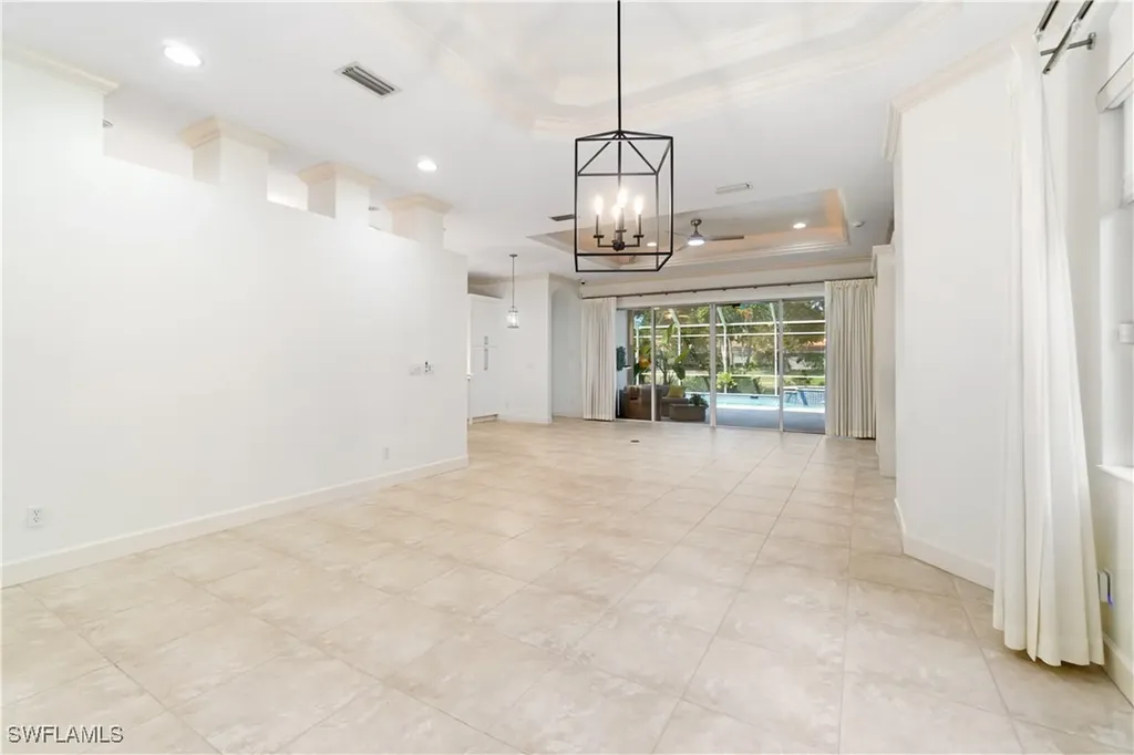 389 Mallory Court Naples FL 34110