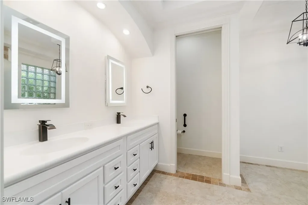 389 Mallory Court Naples FL 34110