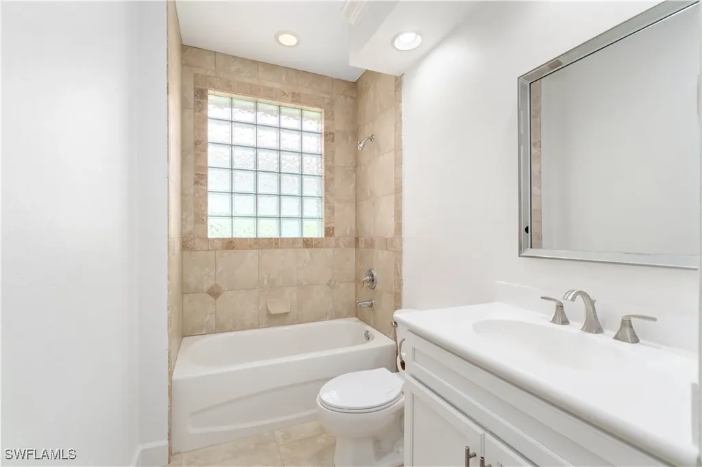 389 Mallory Court Naples FL 34110