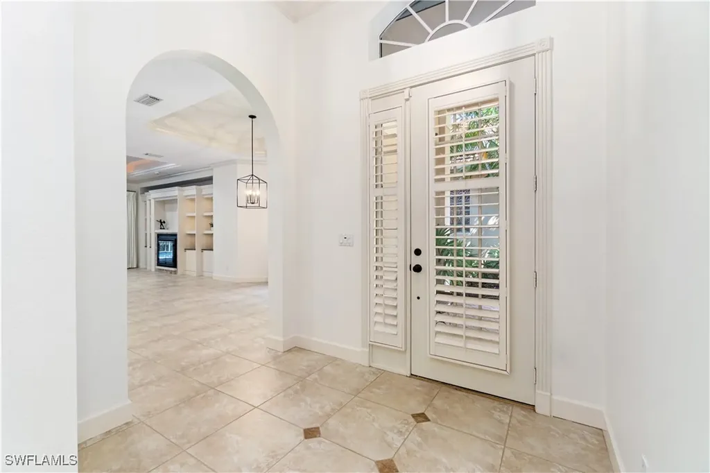 389 Mallory Court Naples FL 34110