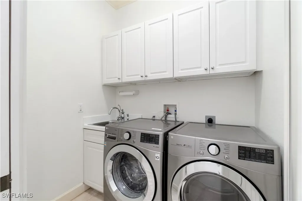 389 Mallory Court Naples FL 34110