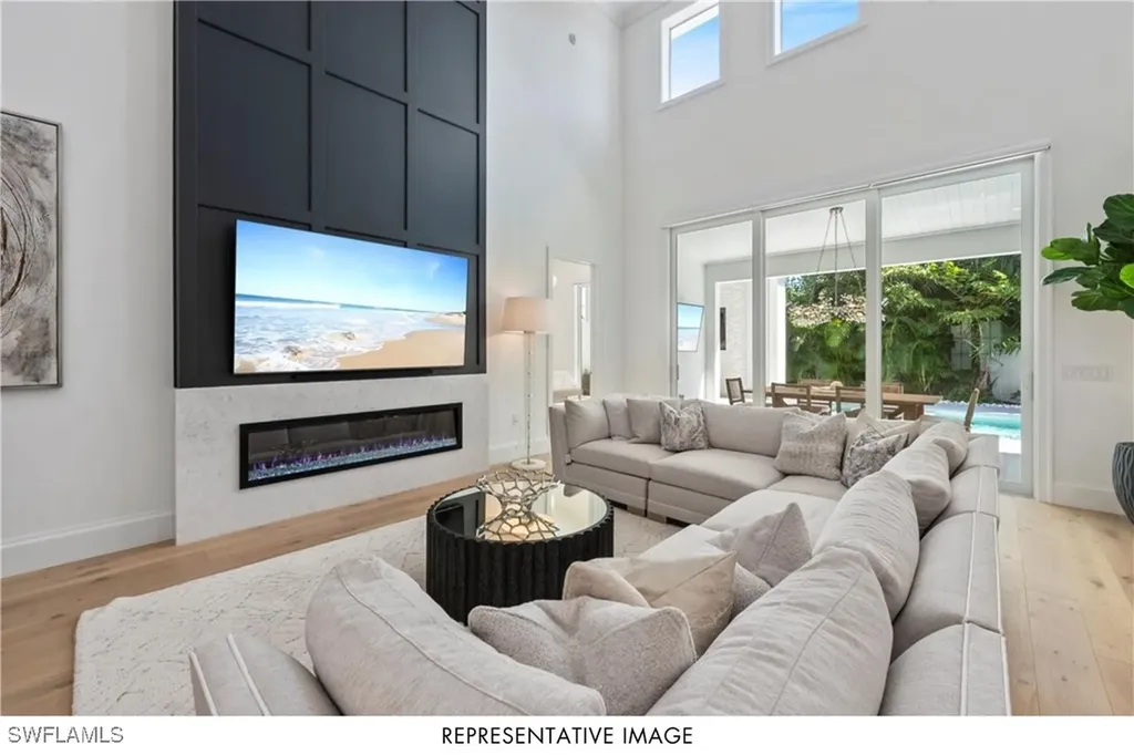 1105 Hollygate Lane Naples FL 34103