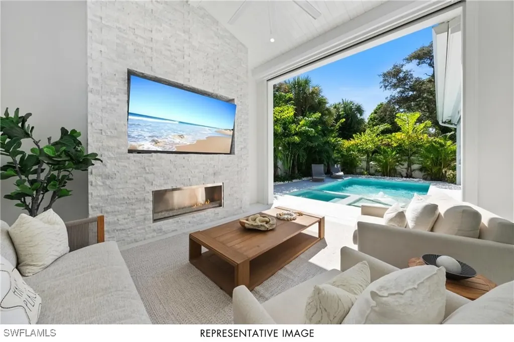 1105 Hollygate Lane Naples FL 34103