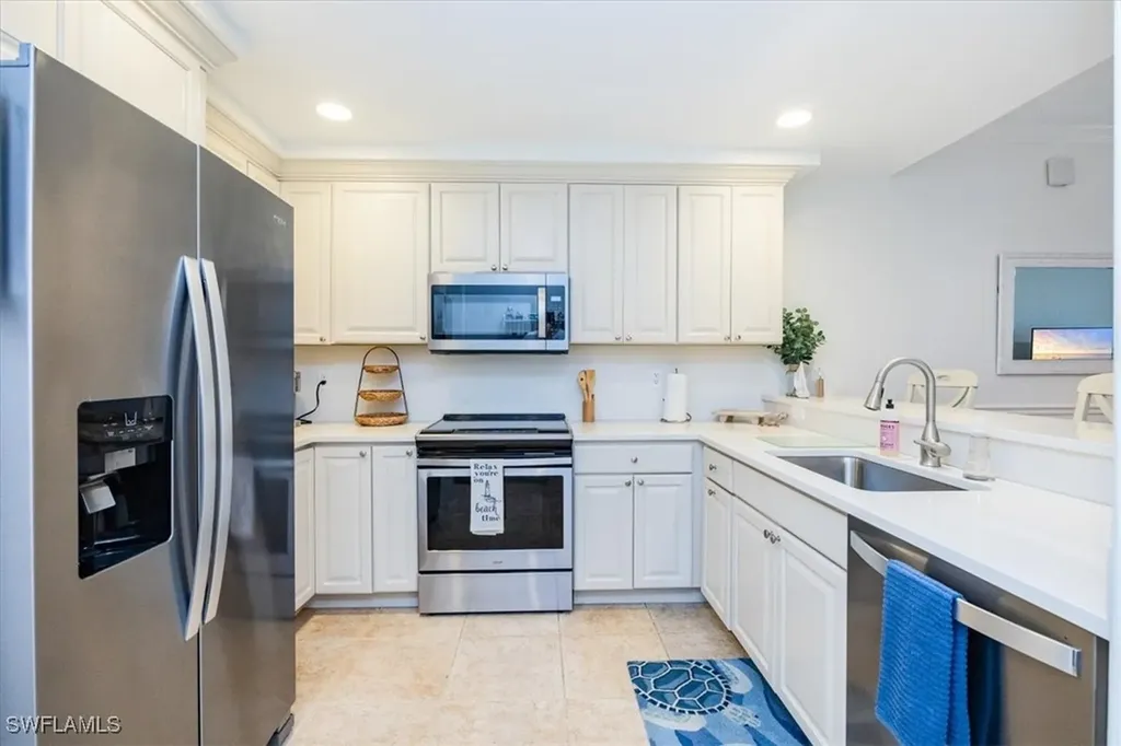 221 9th Street S Naples FL 34102