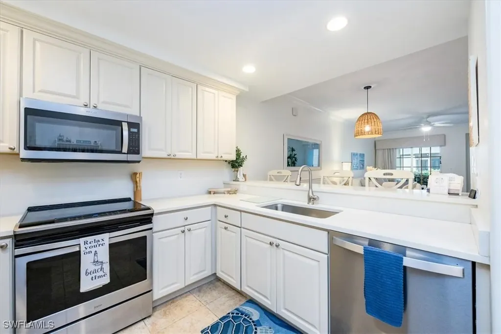 221 9th Street S Naples FL 34102