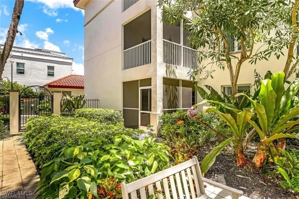 221 9th Street S Naples FL 34102