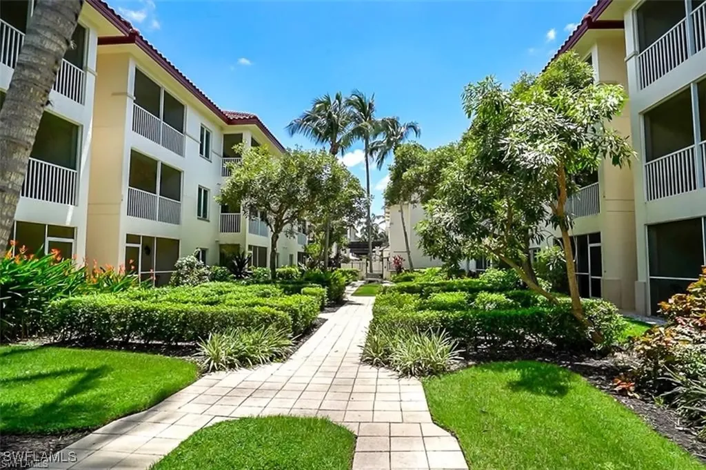 221 9th Street S Naples FL 34102