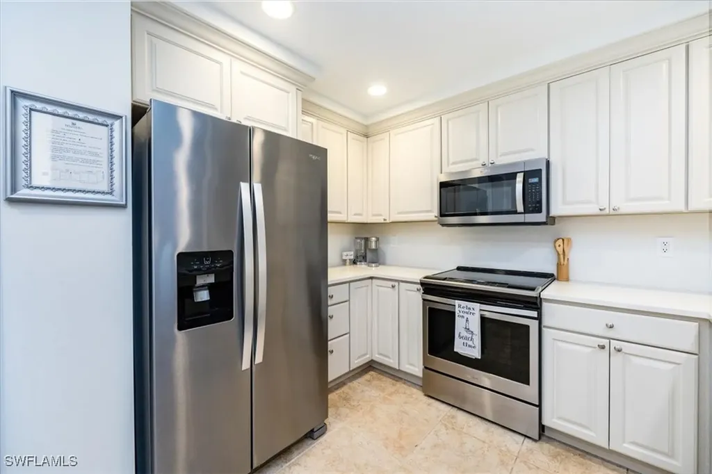 221 9th Street S Naples FL 34102
