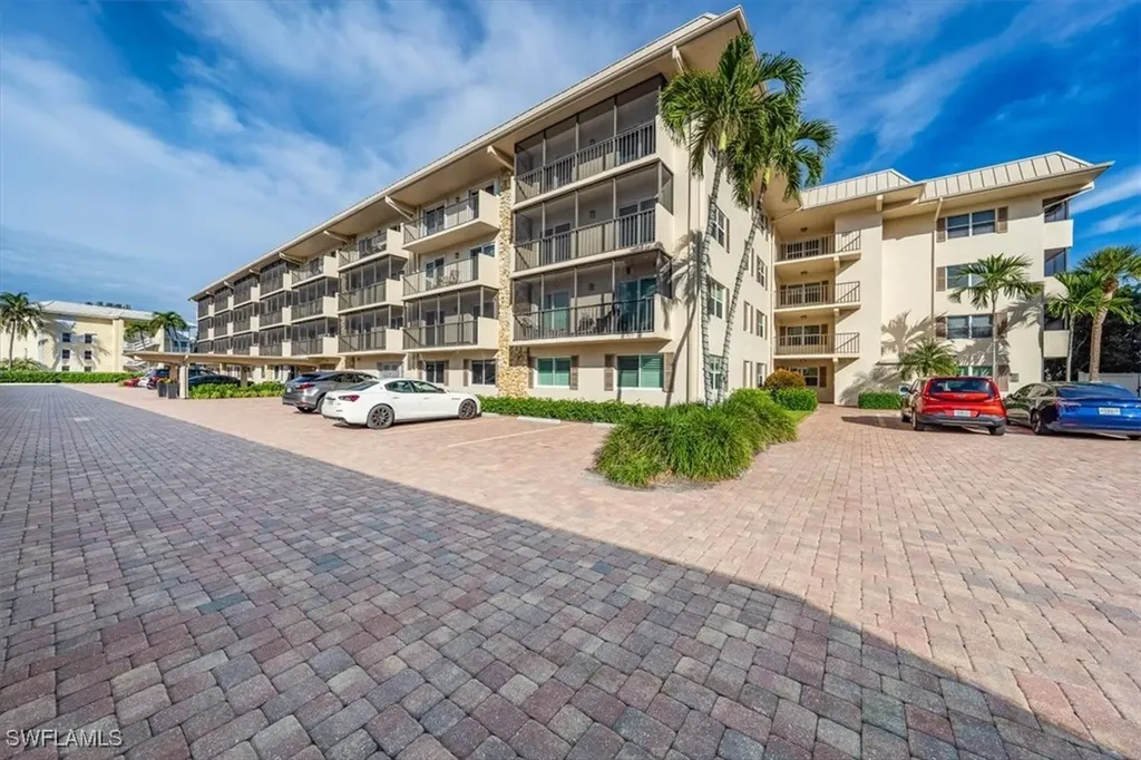 3200 Gulf Shore Boulevard N Naples FL 34103