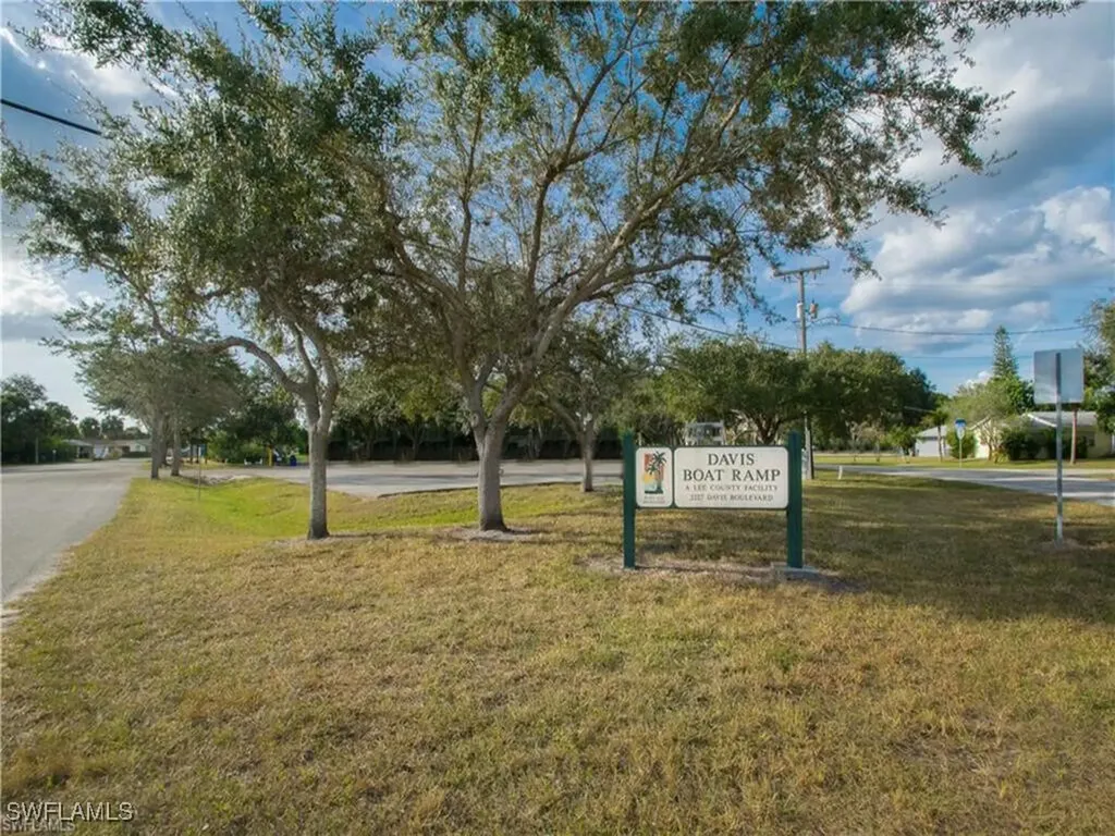 2208 Parkview Drive Fort Myers FL 33905