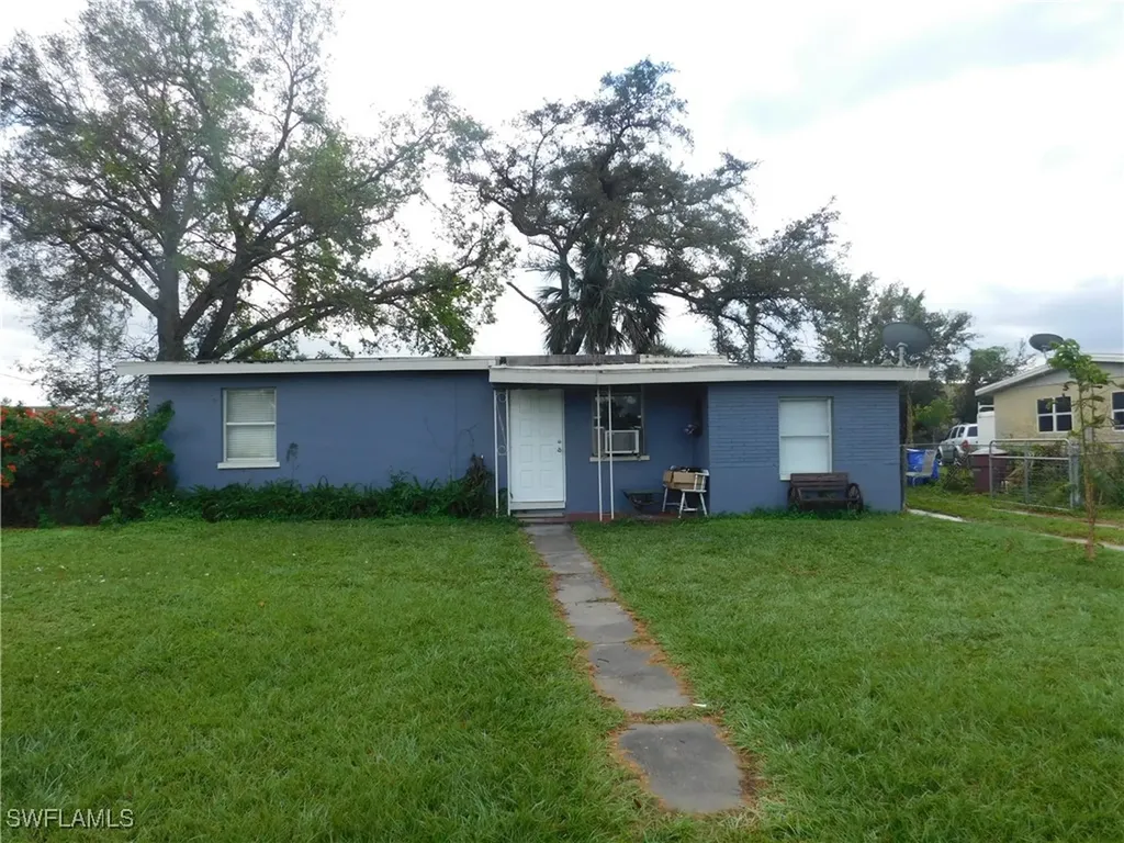 3350 Apache Street Fort Myers FL 33916