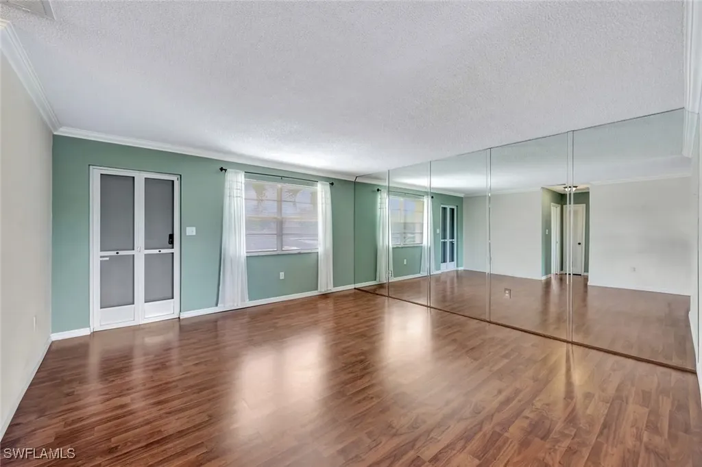 729 Palm View Drive Naples FL 34110