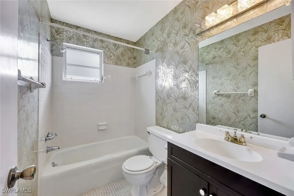 729 Palm View Drive Naples FL 34110