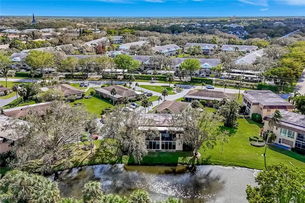 729 Palm View Drive Naples FL 34110