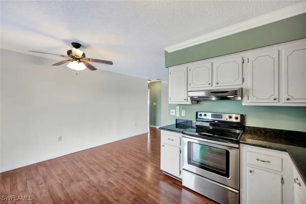 729 Palm View Drive Naples FL 34110