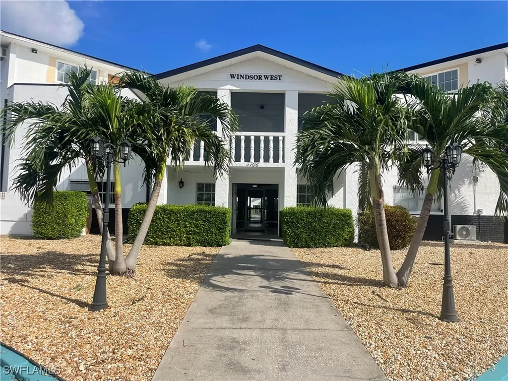 3706 Broadway Fort Myers FL 33901