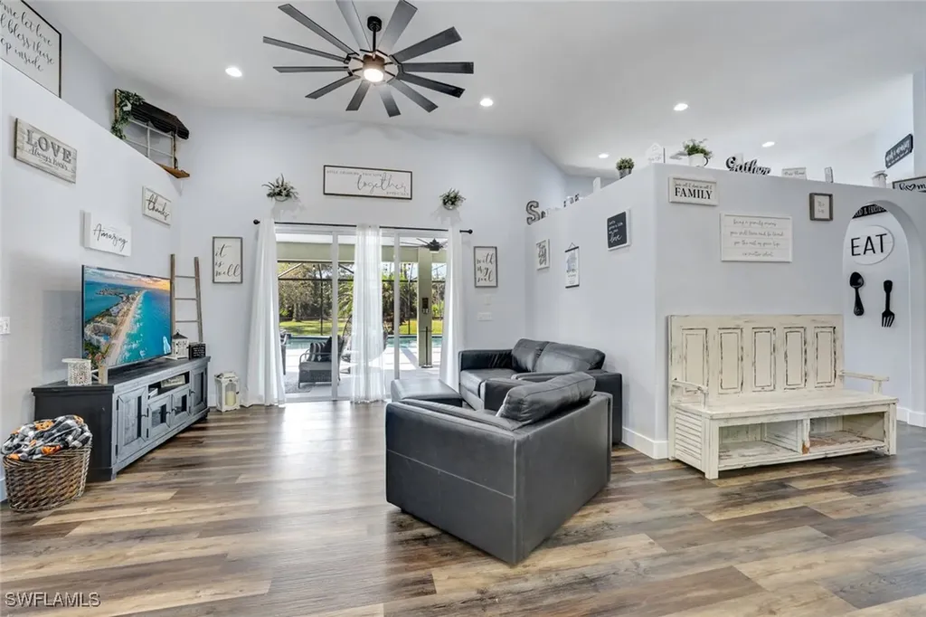 275 22nd Street SE Naples FL 34117