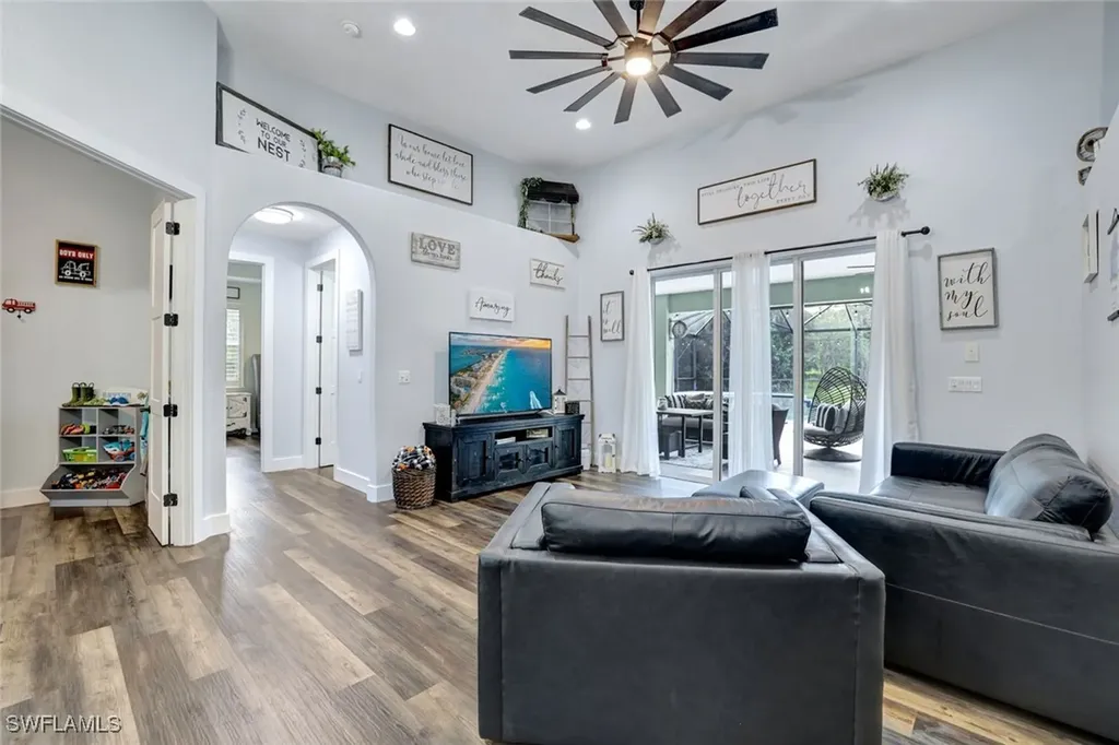 275 22nd Street SE Naples FL 34117