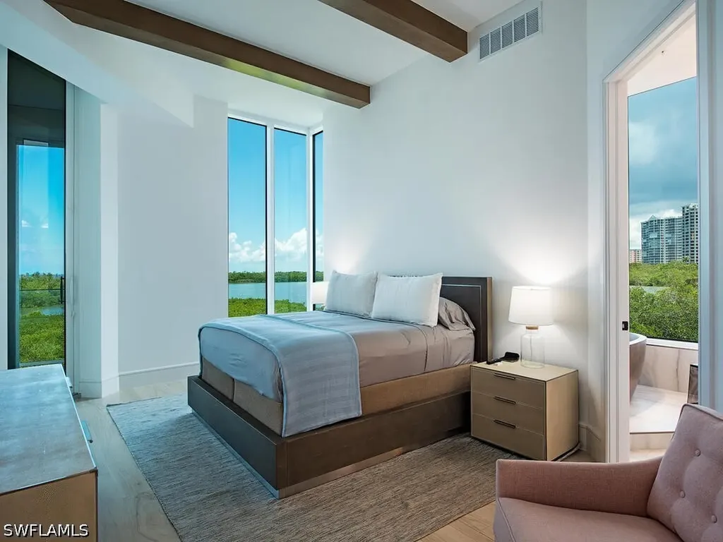60 Seagate Drive Naples FL 34103