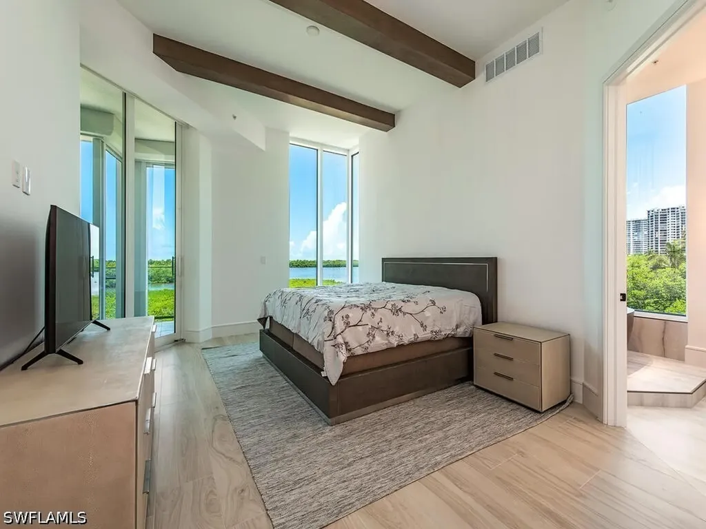 60 Seagate Drive Naples FL 34103