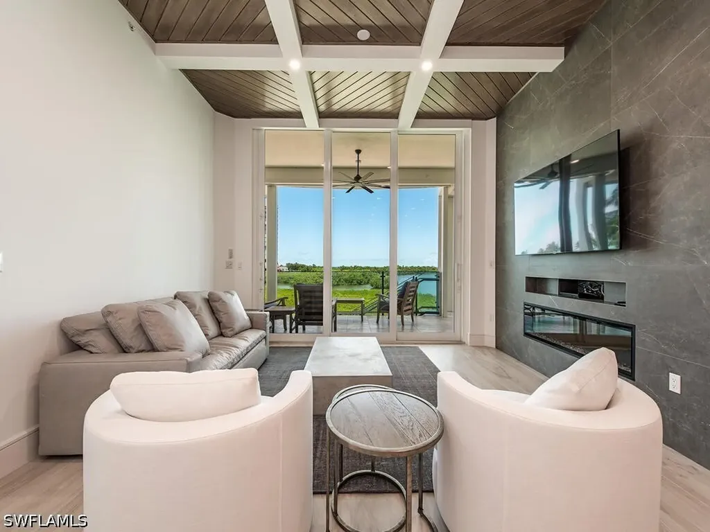 60 Seagate Drive Naples FL 34103