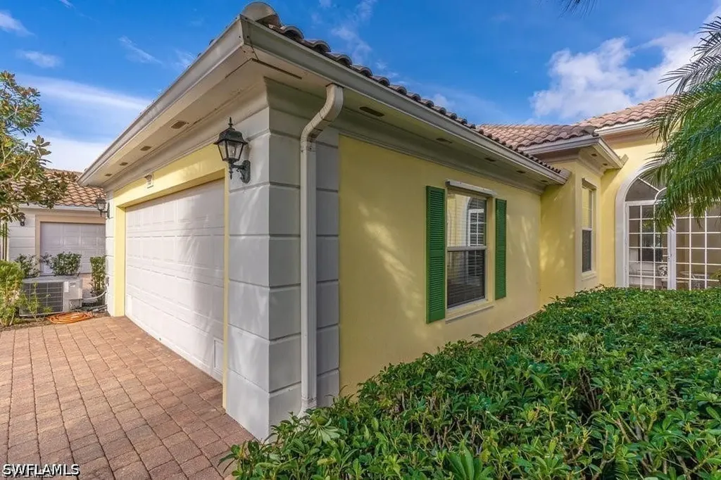 7687 Hernando Court Naples FL 34114
