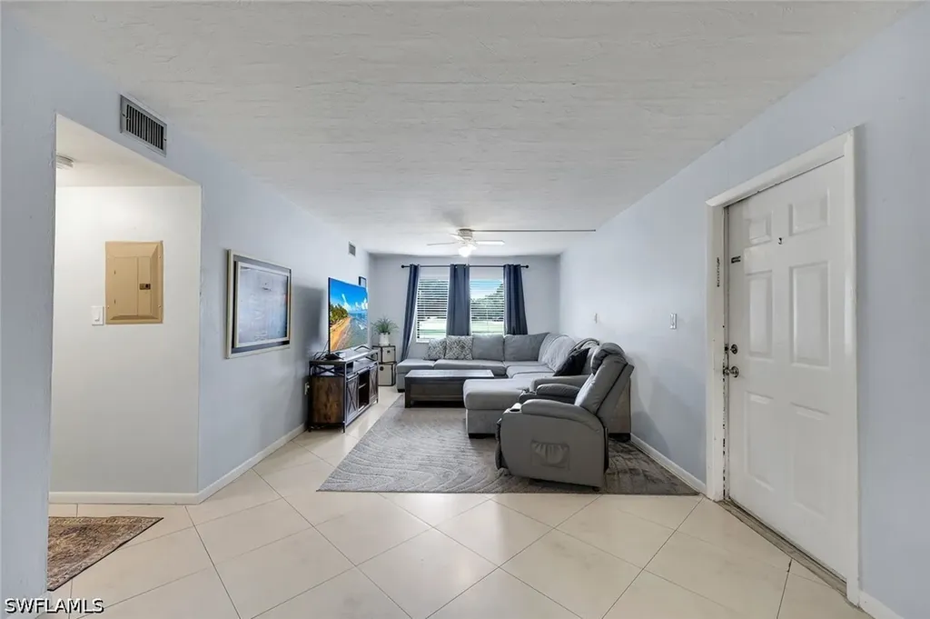1400 Green Valley Circle Naples FL 34104
