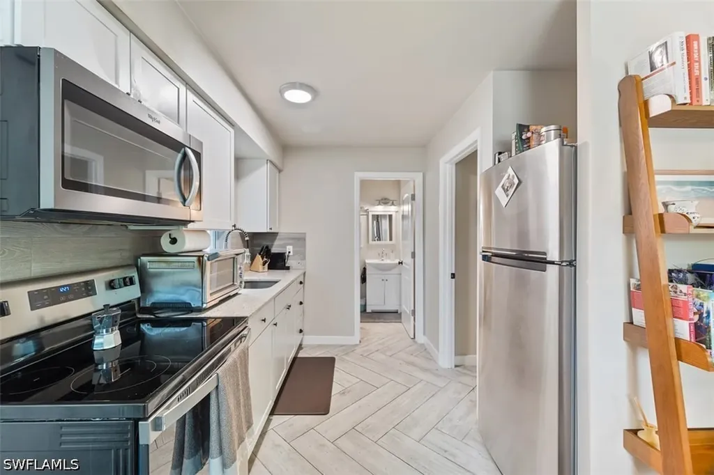 3365 Estey Avenue Naples FL 34104