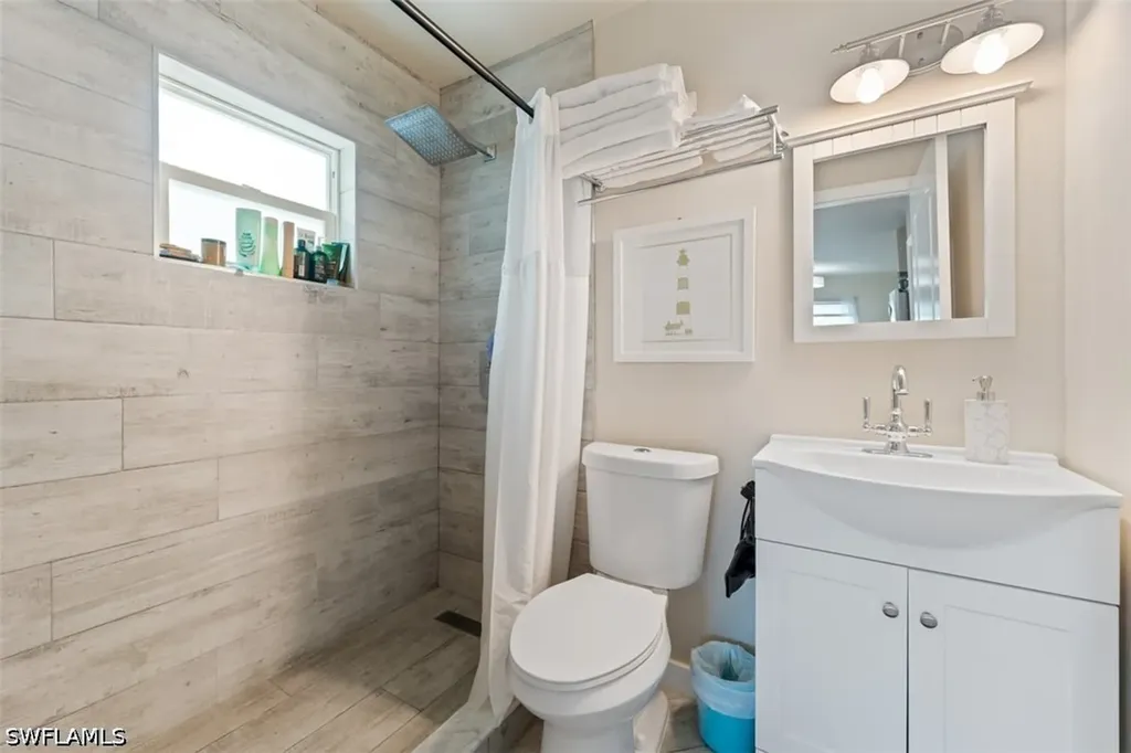 3365 Estey Avenue Naples FL 34104