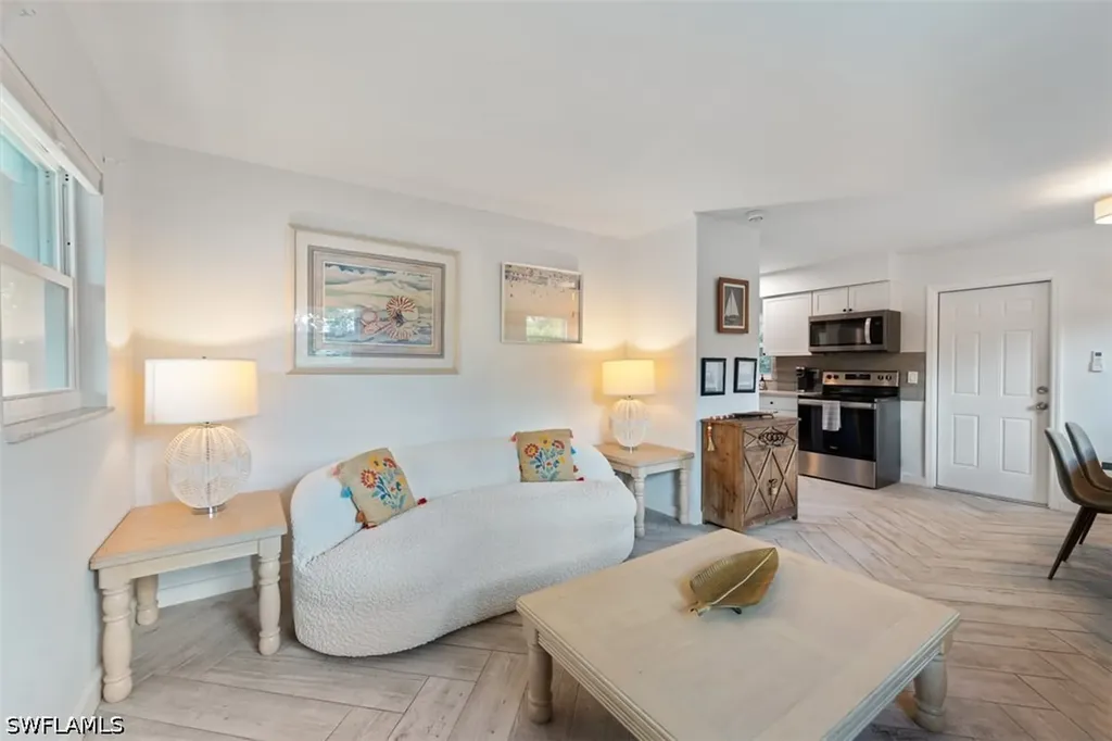 3365 Estey Avenue Naples FL 34104