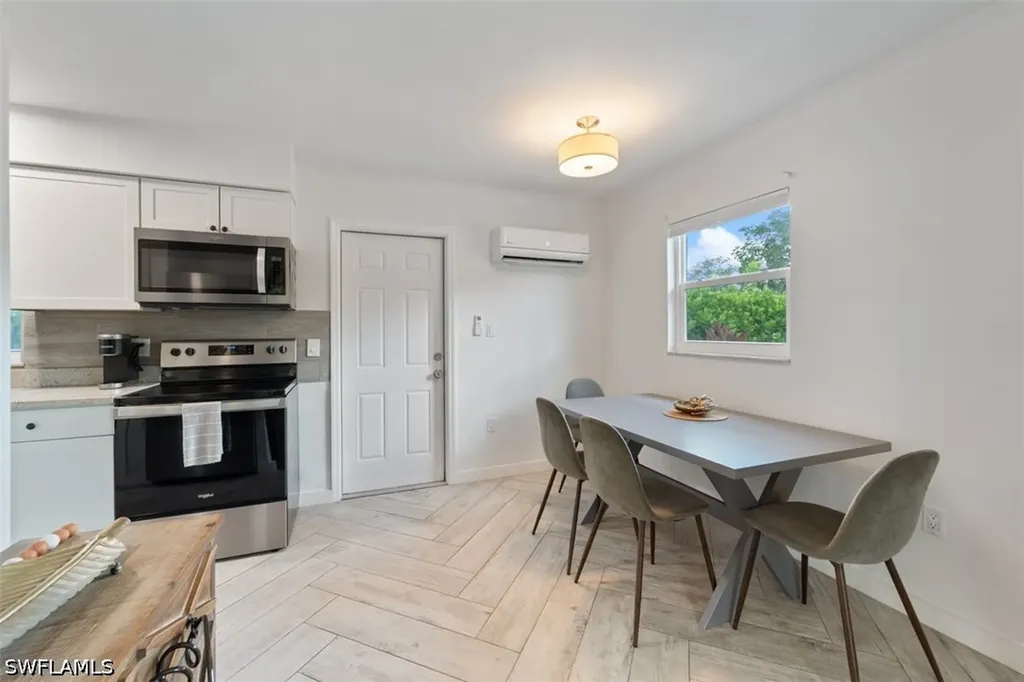 3365 Estey Avenue Naples FL 34104