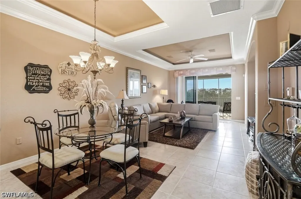 Naples FL, 4834 Hampshire Court, Unit 303