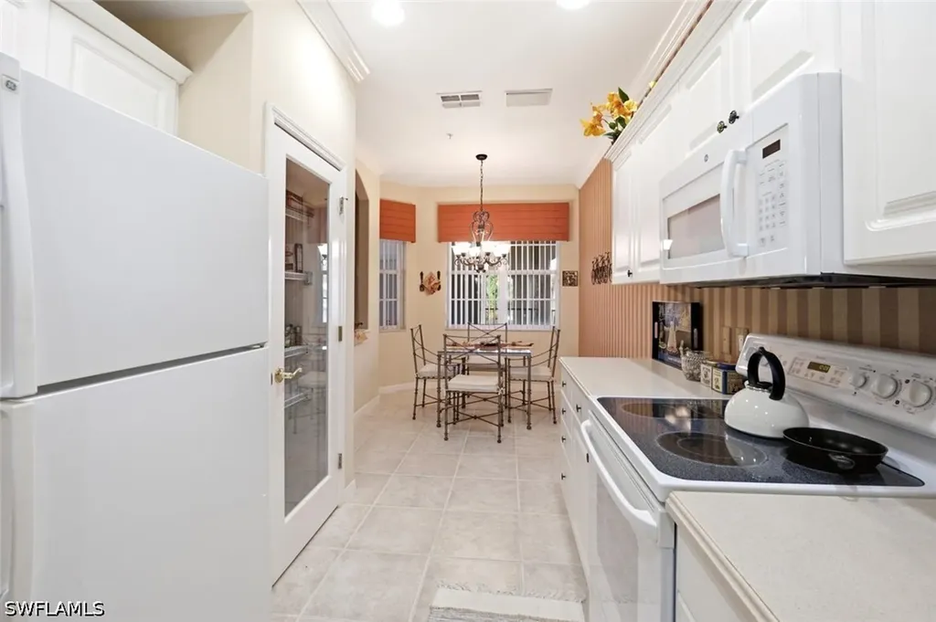 4834 Hampshire Court Naples FL 34112