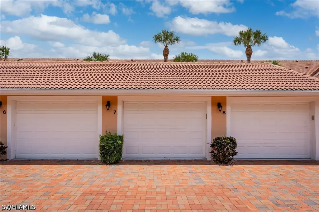 6570 Beach Resort Drive Naples FL 34114