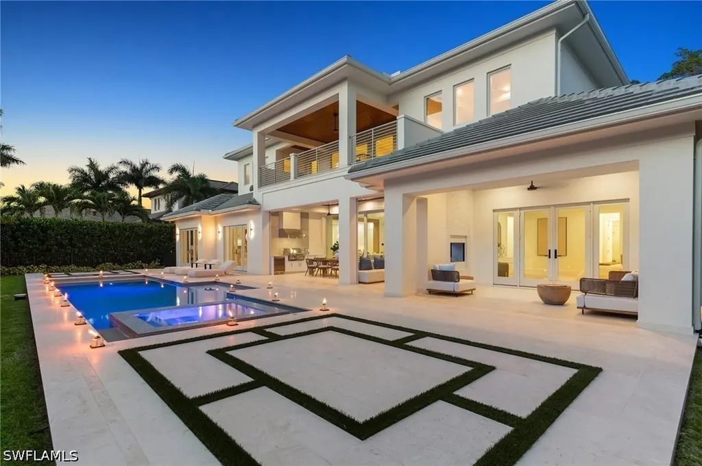 1985 Crayton Road Naples FL 34102