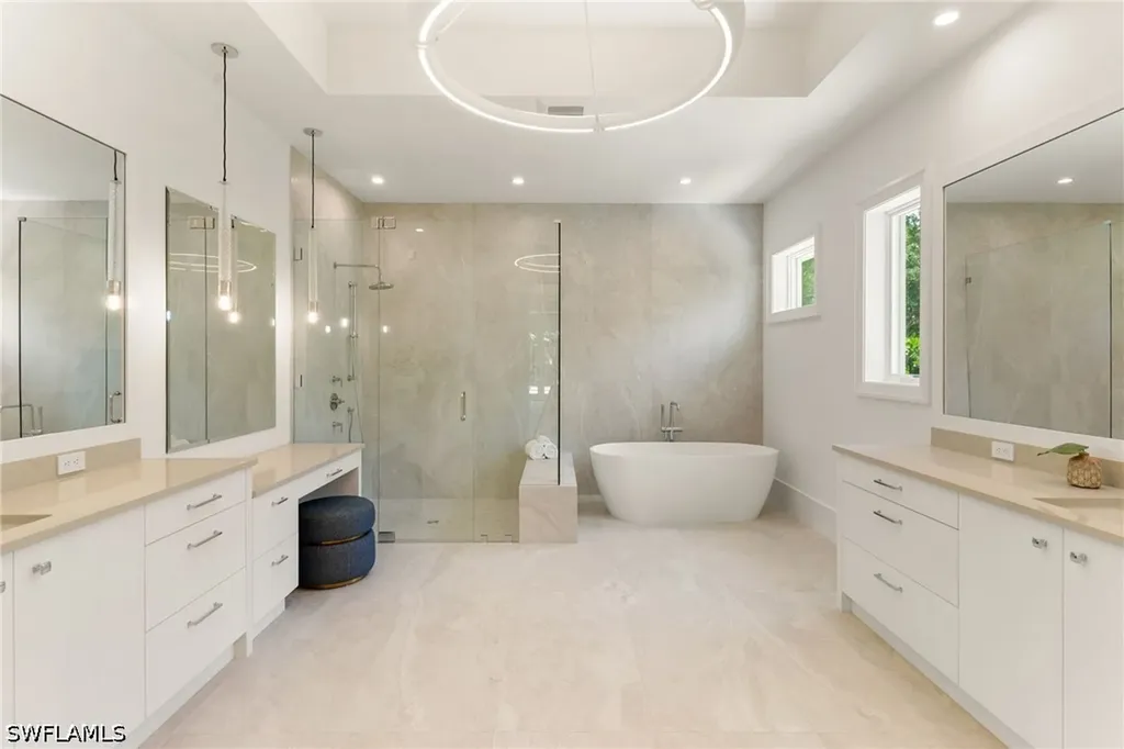 1985 Crayton Road Naples FL 34102