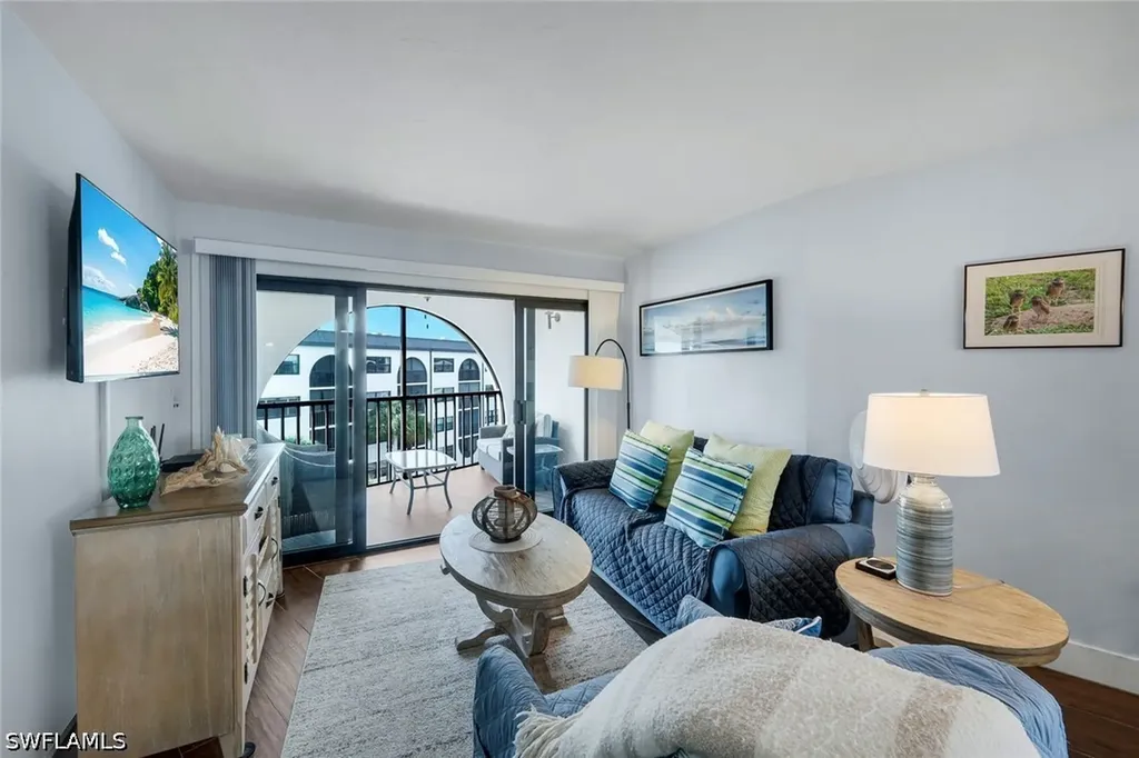 1023 Anglers Cove Marco Island FL 34145