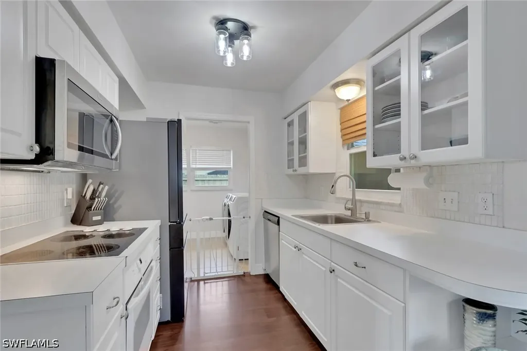 2593 Poinciana Street Naples FL 34105