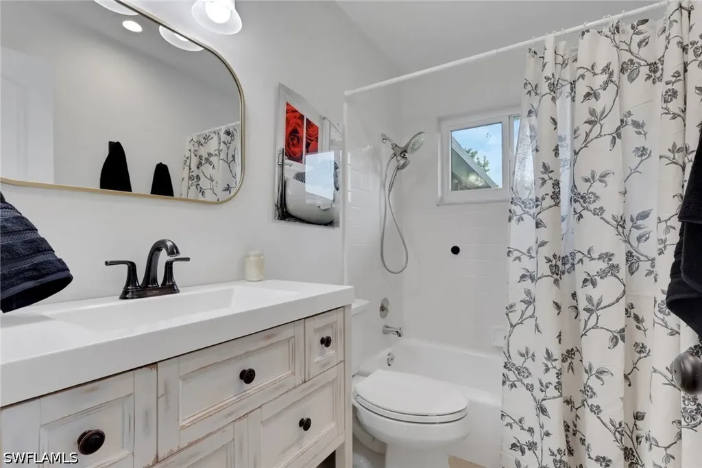 2593 Poinciana Street Naples FL 34105