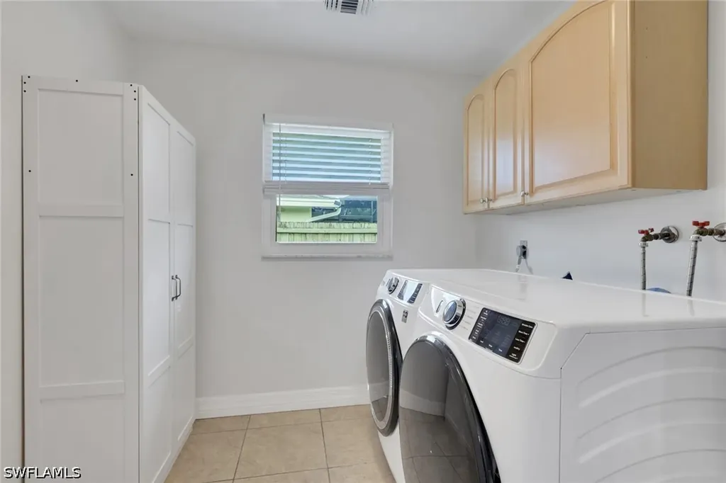 2593 Poinciana Street Naples FL 34105