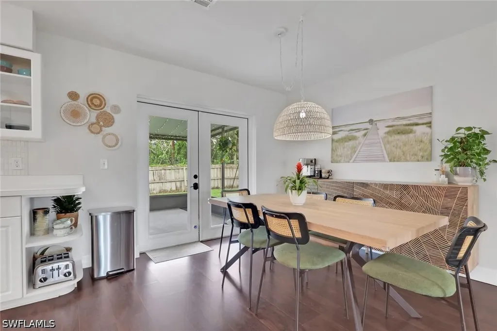 2593 Poinciana Street Naples FL 34105