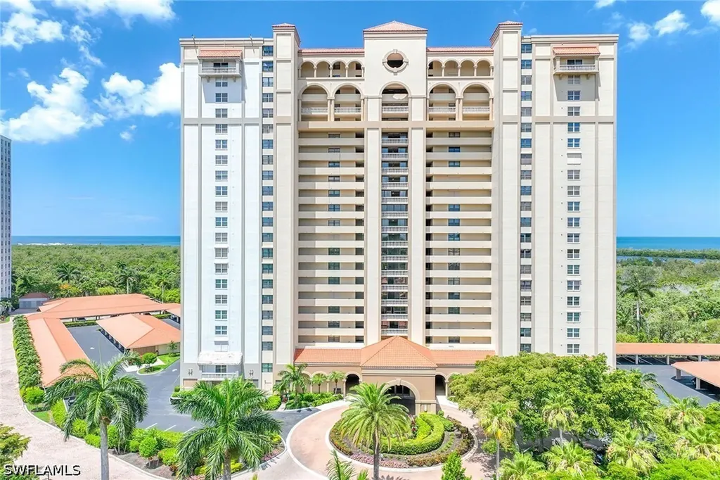 Naples FL, 6585 Nicholas Boulevard, Unit 805