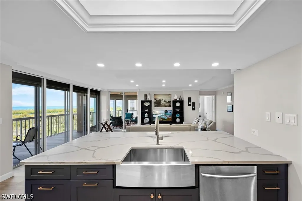 6585 Nicholas Boulevard Naples FL 34108