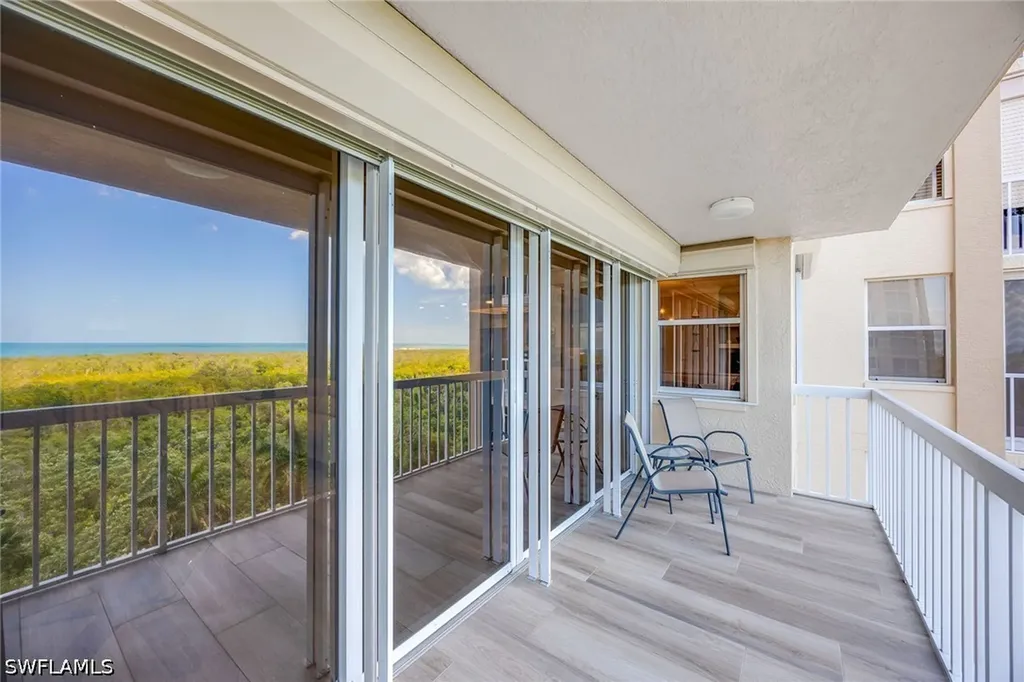 6585 Nicholas Boulevard Naples FL 34108