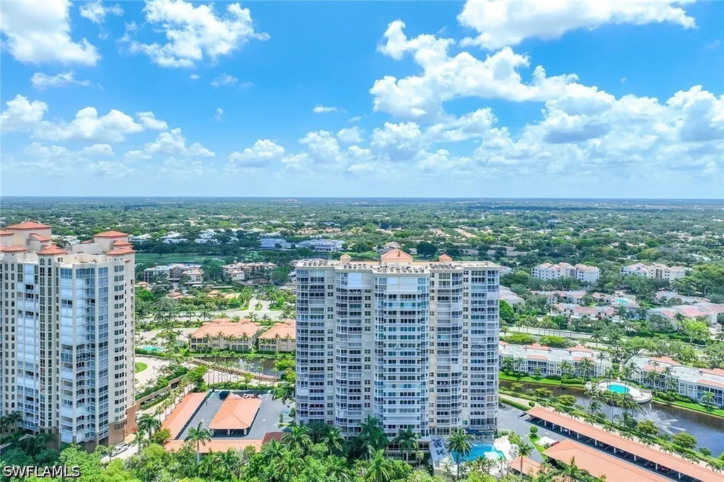 6585 Nicholas Boulevard Naples FL 34108