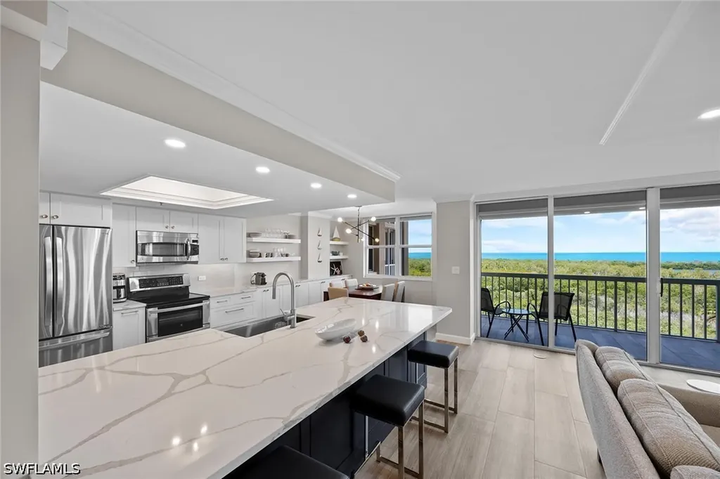 6585 Nicholas Boulevard Naples FL 34108