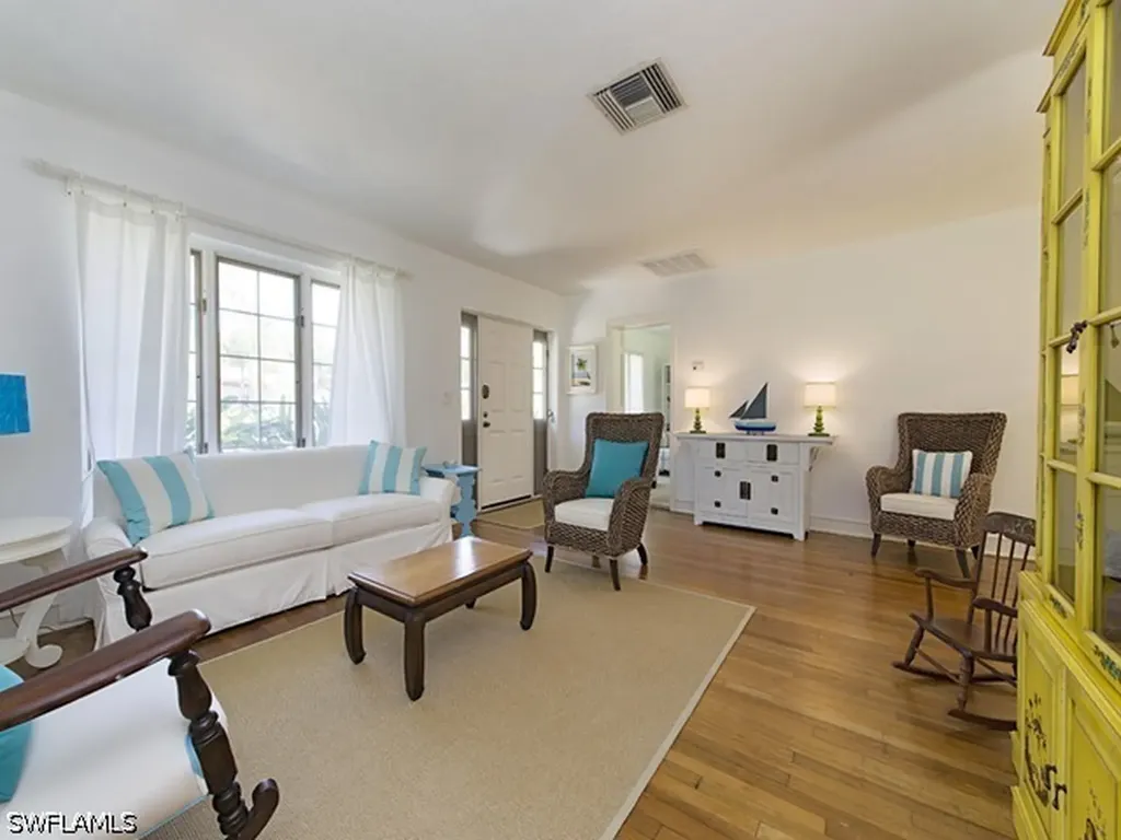 116 3rd Street N Naples FL 34102