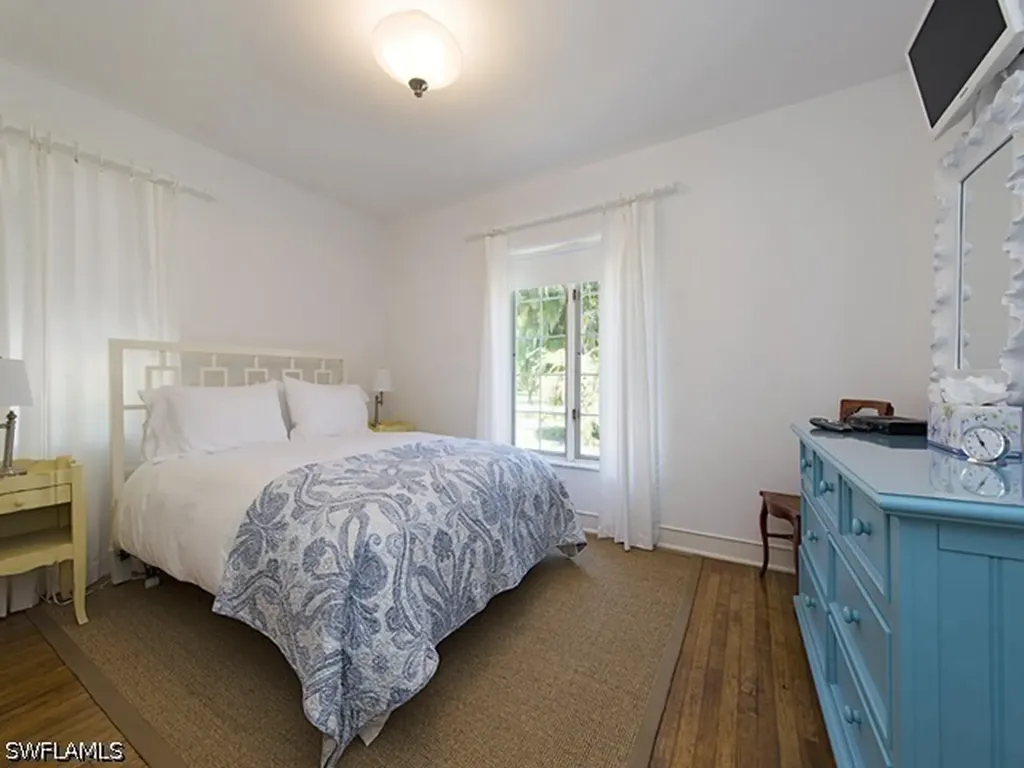 116 3rd Street N Naples FL 34102