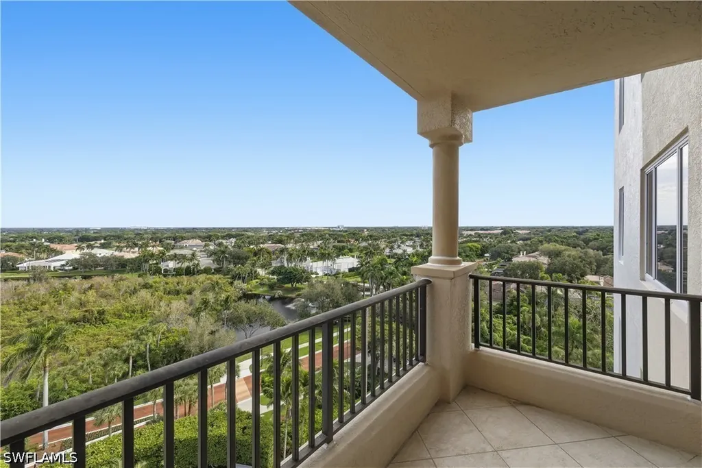 8990 Bay Colony Drive Naples FL 34108