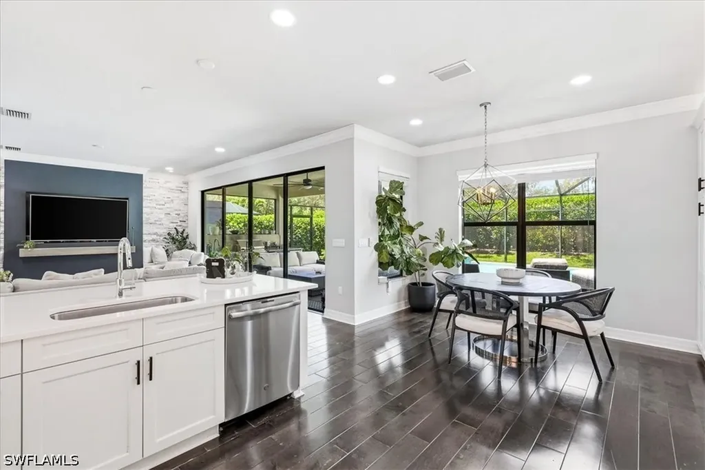 4432 Aurora Street Naples FL 34119
